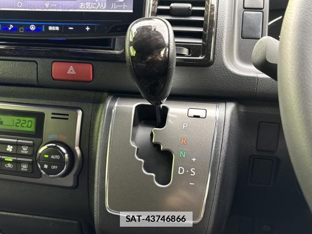 Toyota HIACE VAN 2024-06 7820917-17