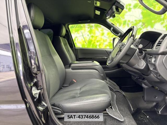 Toyota HIACE VAN 2024-06 7820917-3