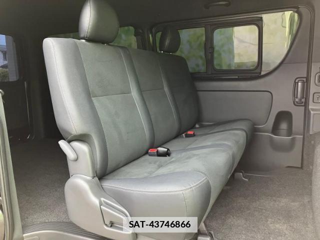 Toyota HIACE VAN 2024-06 7820917-4