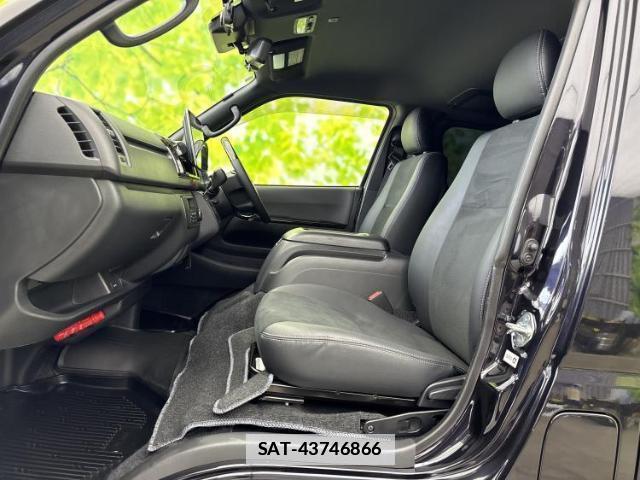Toyota HIACE VAN 2024-06 7820917-5