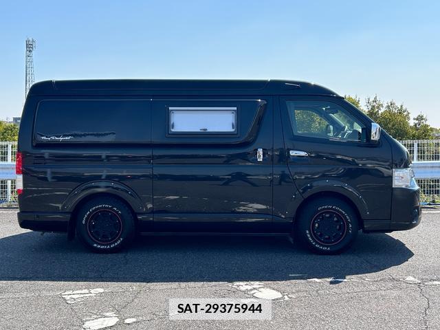 Toyota HIACE VAN 2021-03 7823118-12