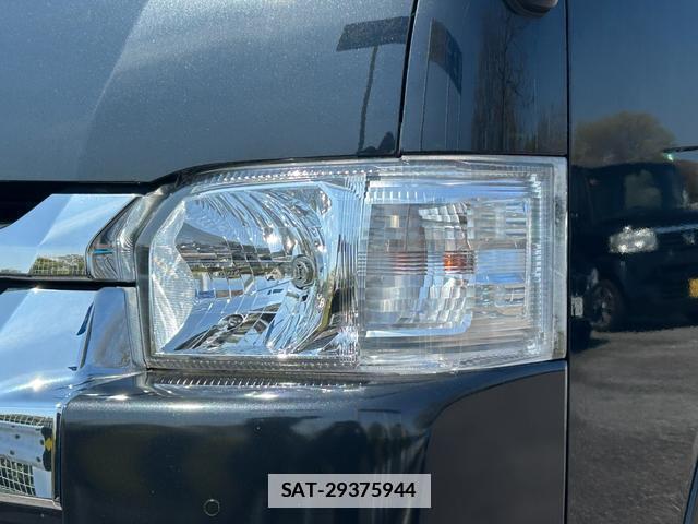 Toyota HIACE VAN 2021-03 7823118-15