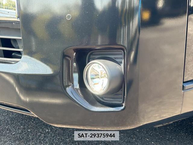 Toyota HIACE VAN 2021-03 7823118-16