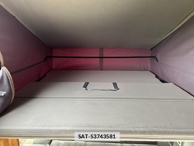Toyota HIACE VAN 2023-10 7823119-17