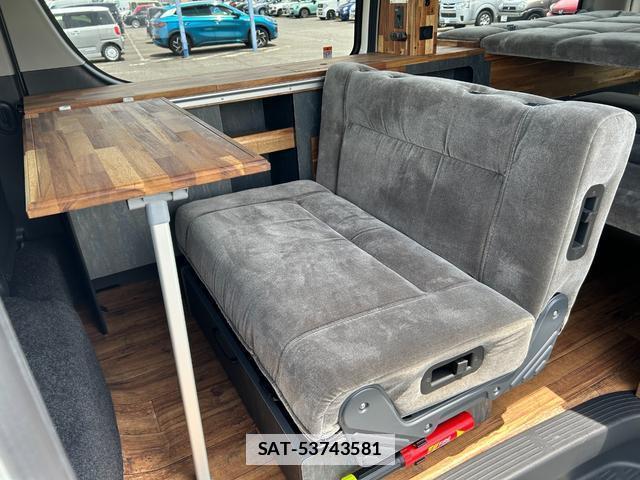 Toyota HIACE VAN 2023-10 7823119-18