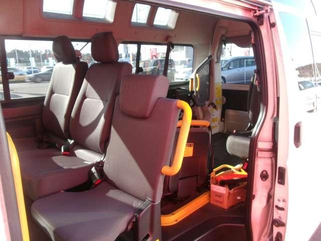 Toyota HIACE VAN 2013-04 7823303-12