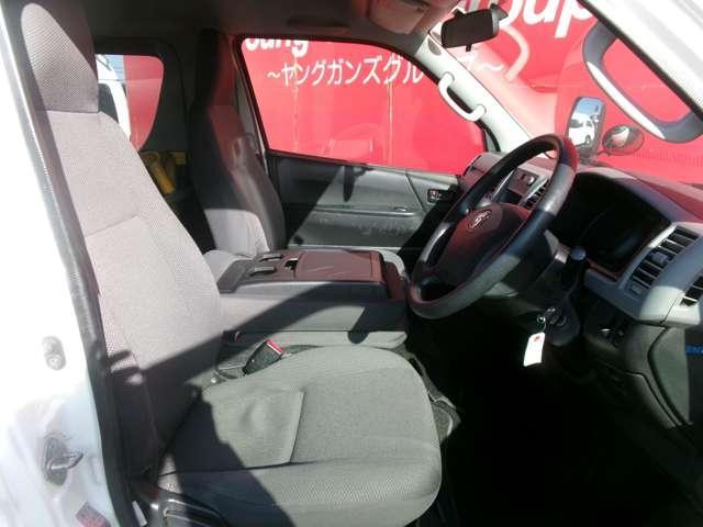 Toyota HIACE VAN 2013-04 7823303-7