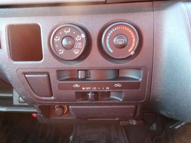 Toyota HIACE VAN 2011-11 7823305-13
