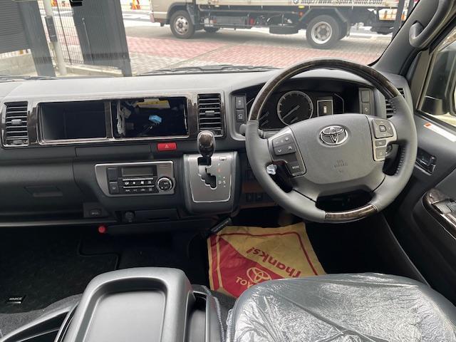 Toyota HIACE VAN 2026-01 7823324-1