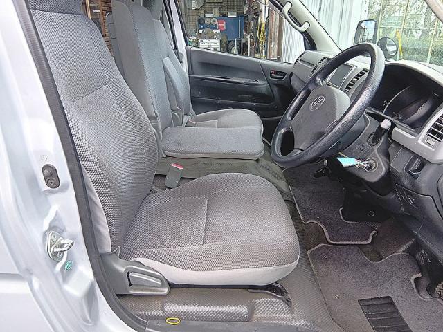 Toyota HIACE VAN 2010-03 7823344-10