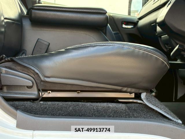 Toyota HIACE WAGON 2020-09 7811634-1