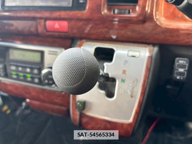 Toyota HIACE WAGON 2015-11 7812704-13