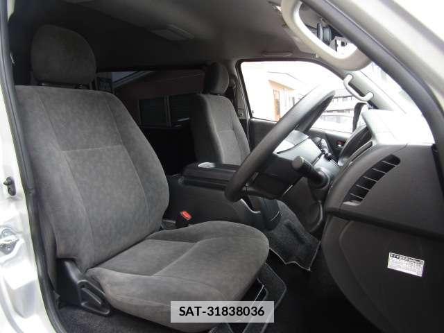 Toyota HIACE WAGON 2023-11 7812852-2