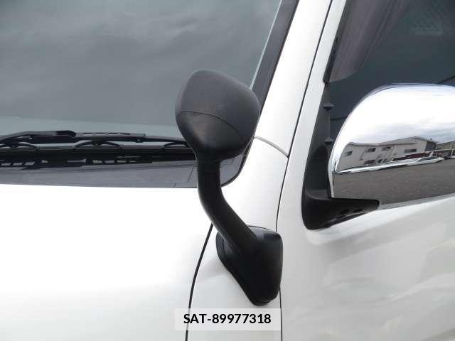 Toyota HIACE WAGON 2019-06 7812860-15