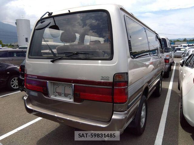 Toyota HIACE WAGON 1996-04 7813977-4