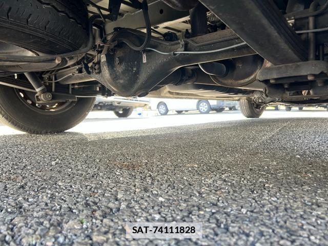 Toyota HIACE WAGON 2012-04 7816064-10
