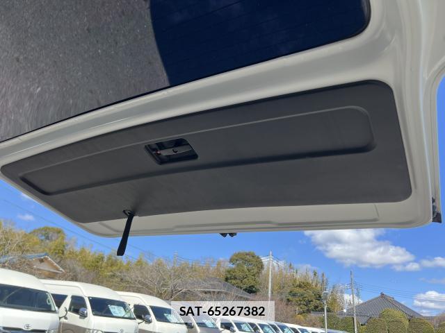 Toyota HIACE WAGON 2011-02 7816076-12