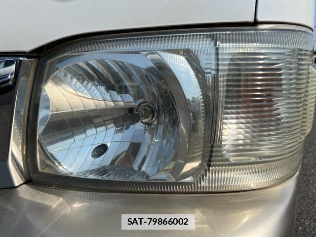 Toyota HIACE WAGON 2007-09 7816079-11