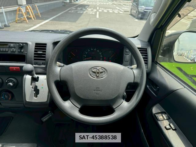 Toyota HIACE WAGON 2014-04 7816481-11