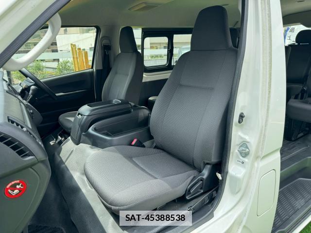 Toyota HIACE WAGON 2014-04 7816481-12