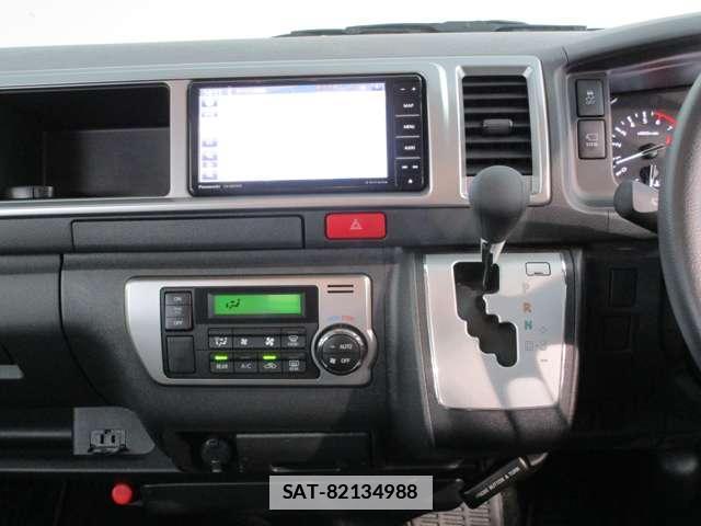Toyota HIACE WAGON 2022-09 7820296-4