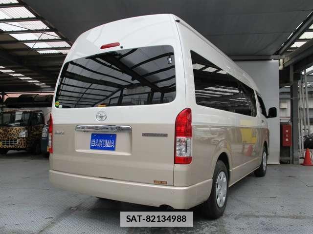 Toyota HIACE WAGON 2022-09 7820296-9
