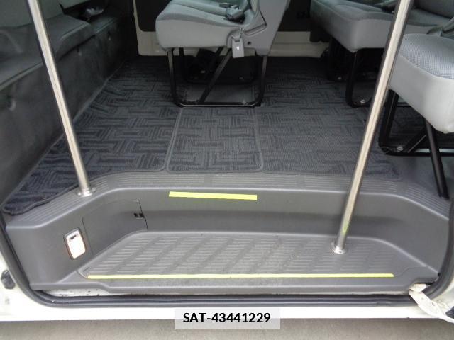 Toyota HIACE WAGON 2009-02 7822956-16