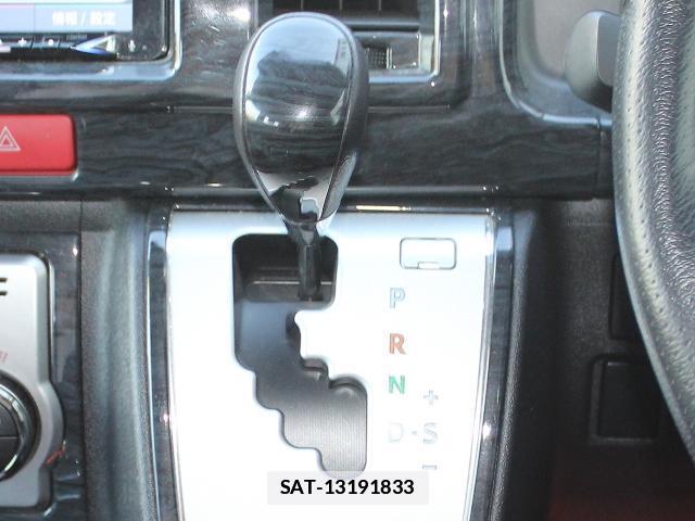 Toyota HIACE WAGON 2019-03 7823031-11
