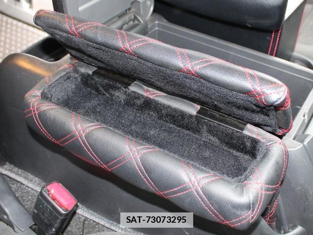 Toyota HIACE WAGON 2011-03 7823039-11