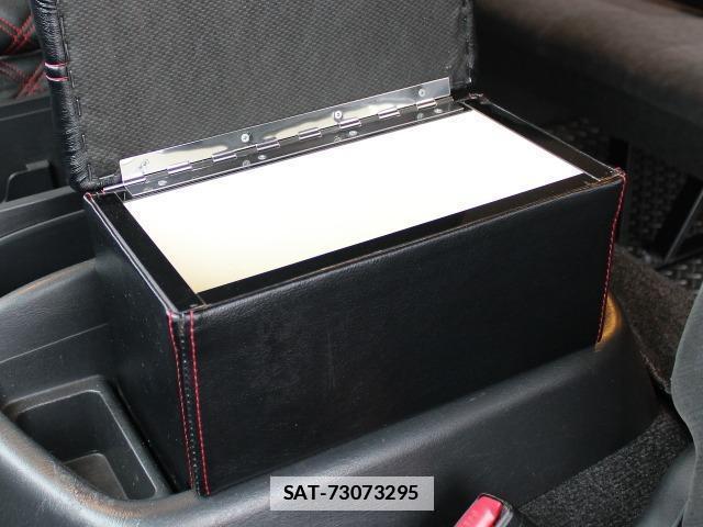 Toyota HIACE WAGON 2011-03 7823039-12