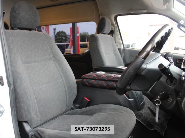 Toyota HIACE WAGON 2011-03 7823039-17