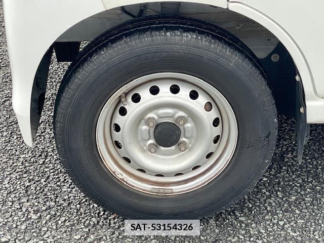 Daihatsu HIJET CARGO 2015-06 7811468-3