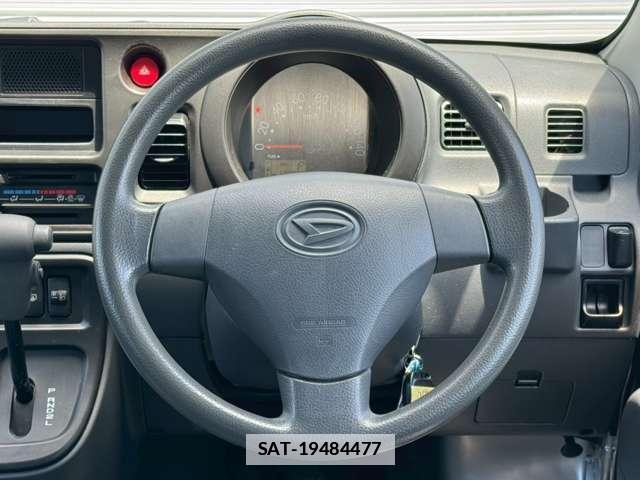 Daihatsu HIJET CARGO 2015-10 7813340-11