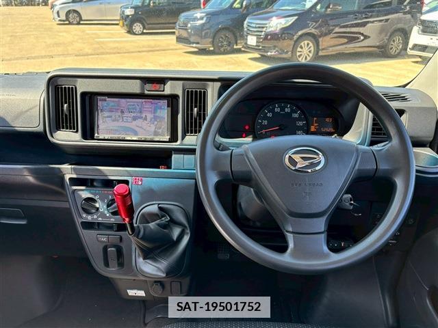 Daihatsu HIJET CARGO 2019-08 7814682-17