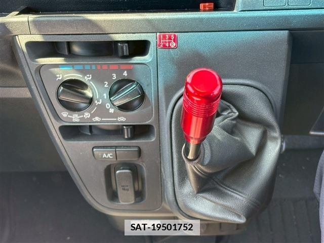 Daihatsu HIJET CARGO 2019-08 7814682-19