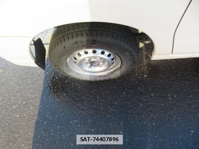 Daihatsu HIJET CARGO 2020-05 7820646-3