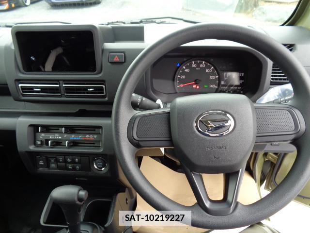 Daihatsu HIJET TRUCK 2026-01 7817082-14