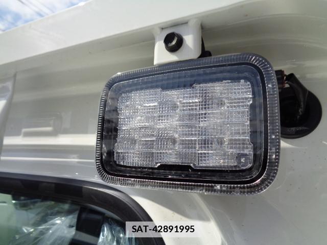 Daihatsu HIJET TRUCK 2026-03 7817121-8