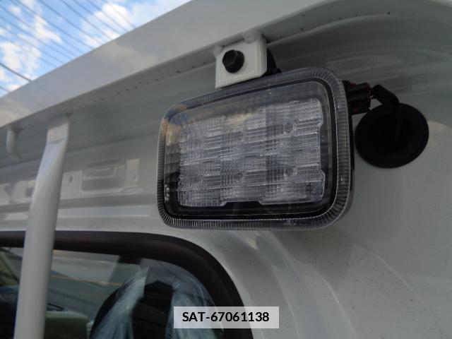 Daihatsu HIJET TRUCK 2026-04 7817125-10