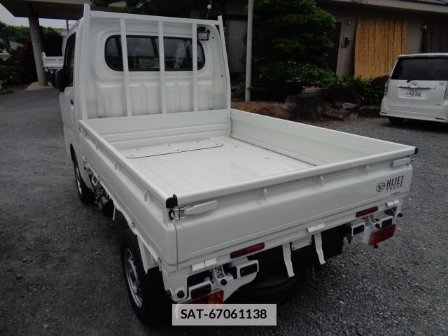 Daihatsu HIJET TRUCK 2026-04 7817125-15