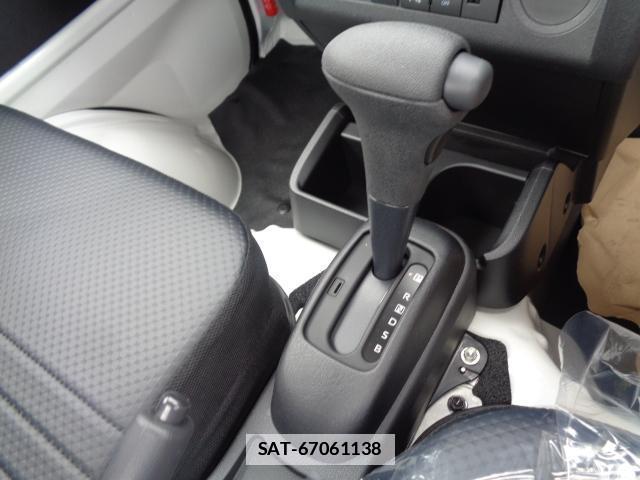 Daihatsu HIJET TRUCK 2026-04 7817125-6