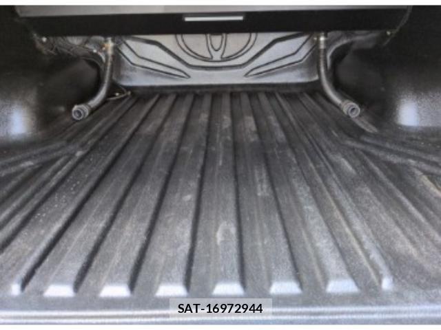 Toyota HILUX 2024-02 7811365-6