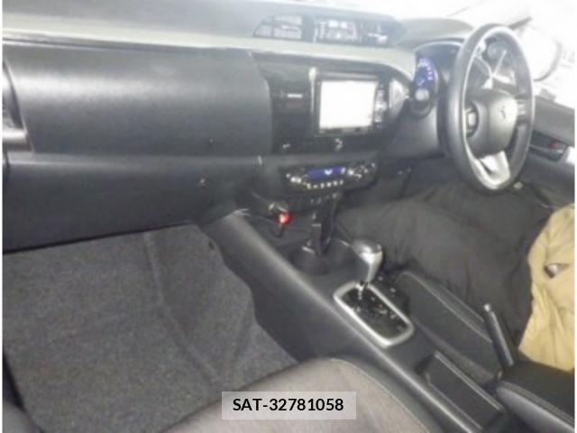 Toyota HILUX 2018-07 7811368-2