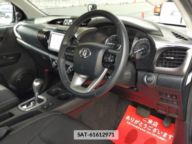 Toyota HILUX 2021-10 7811402-2