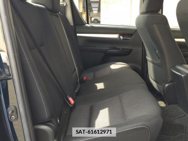 Toyota HILUX 2021-10 7811402-4