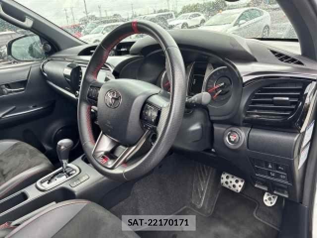 Toyota HILUX 2022-03 7811786-2
