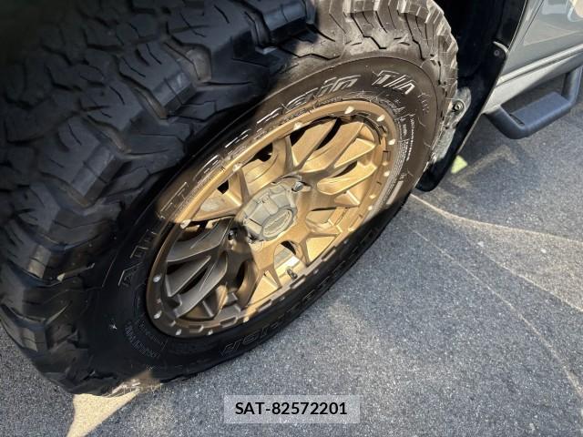 Toyota HILUX 2024-05 7813462-2