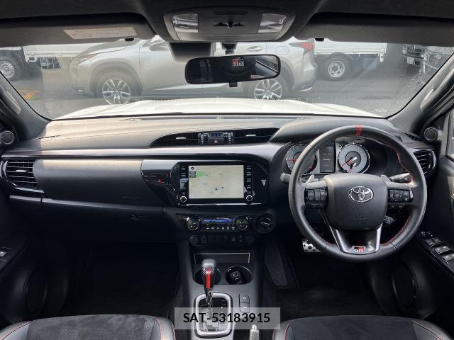 Toyota HILUX 2023-07 7818006-2
