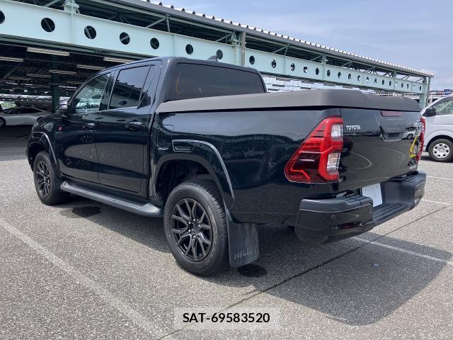 Toyota HILUX 2022-10 7818054-1