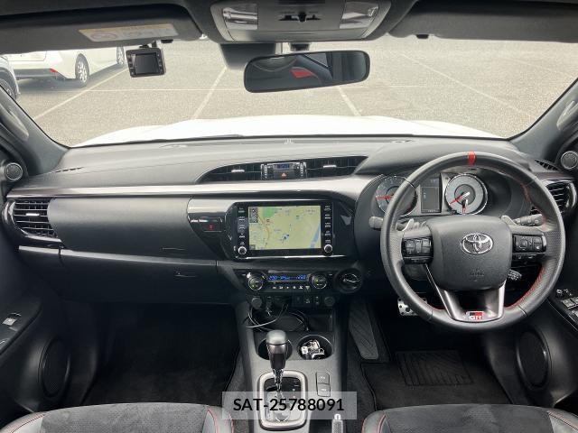 Toyota HILUX 2023-06 7818058-2